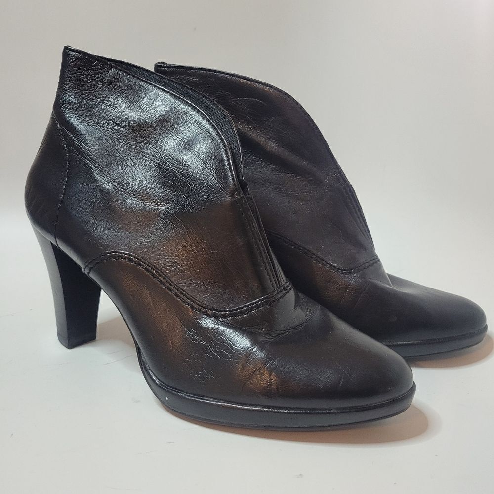 Liz Claiborne Black Leather Bonnie Heeled Boots - Picture 5 of 16